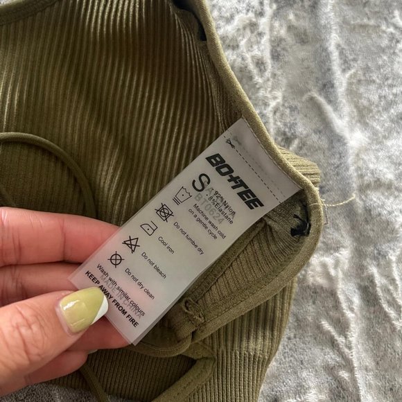 S FULL FOCUS Open Back Plunge Neck Sports Bra In Olive - Picture 3 of 5